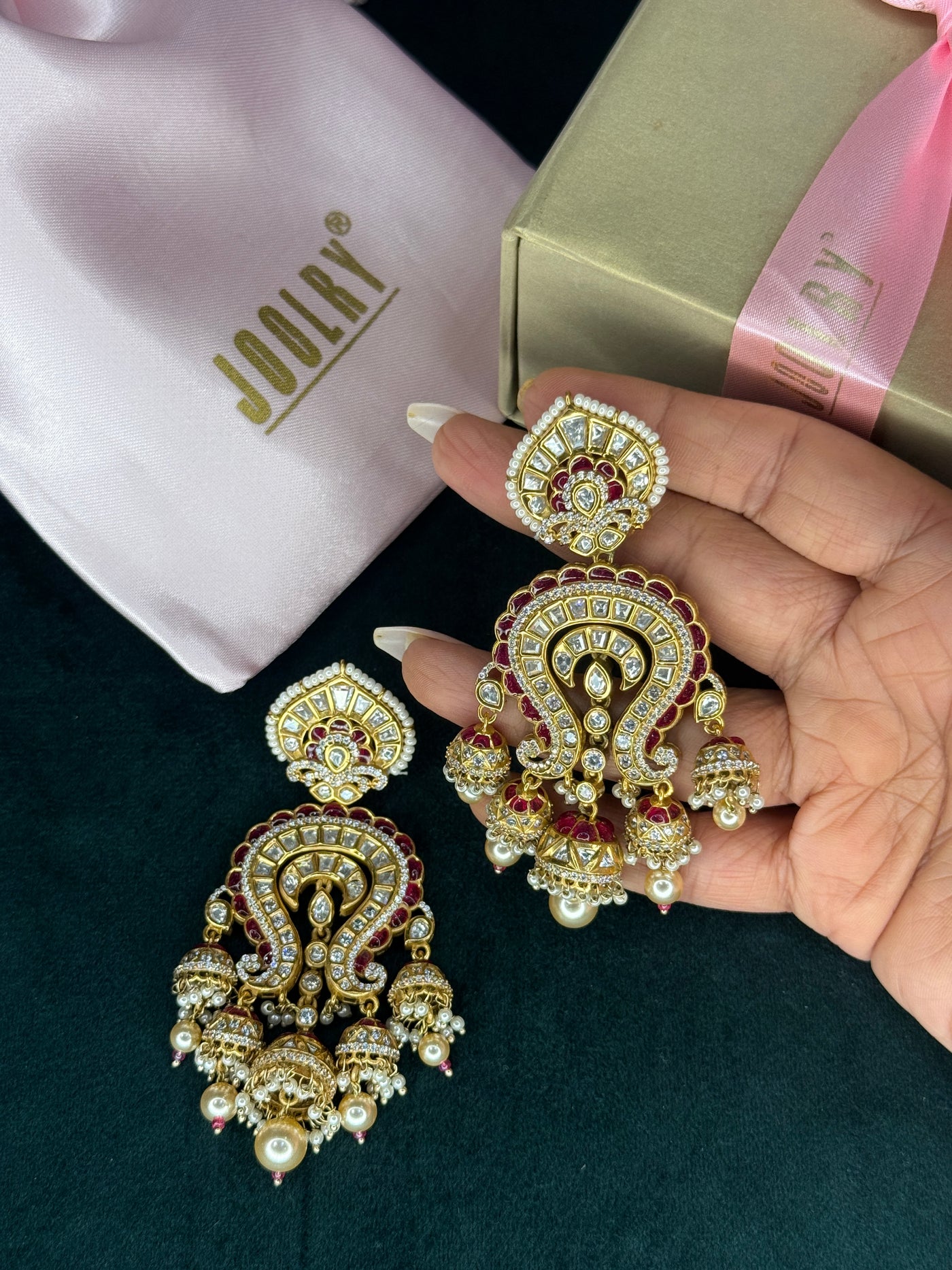 Aarnika Jhumkas