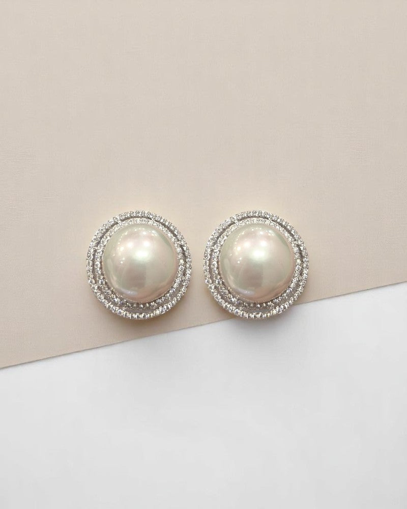 Sara Circular Pearl Studs