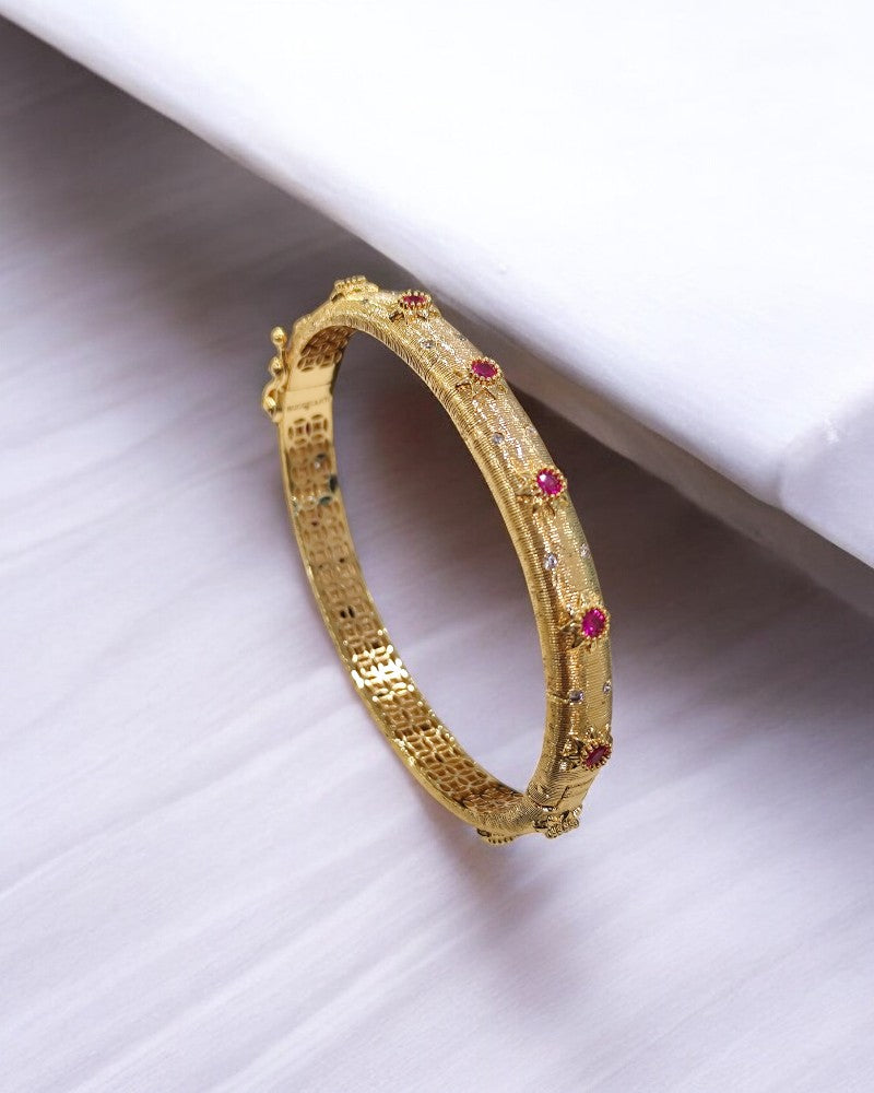 Textured gold premium bangles