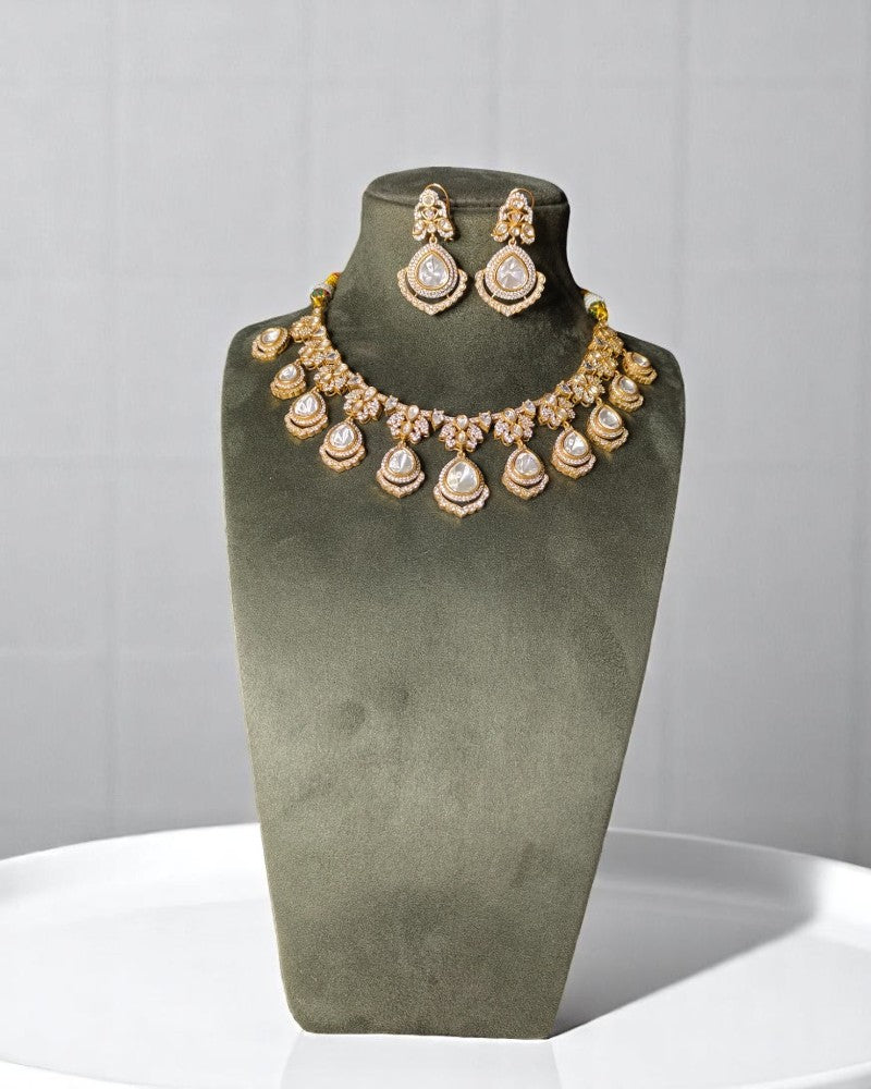 Shaziya Necklace Set With Tikka