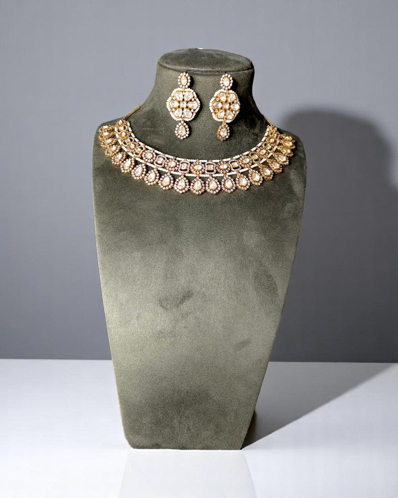 Taherim Victorian Necklace Set