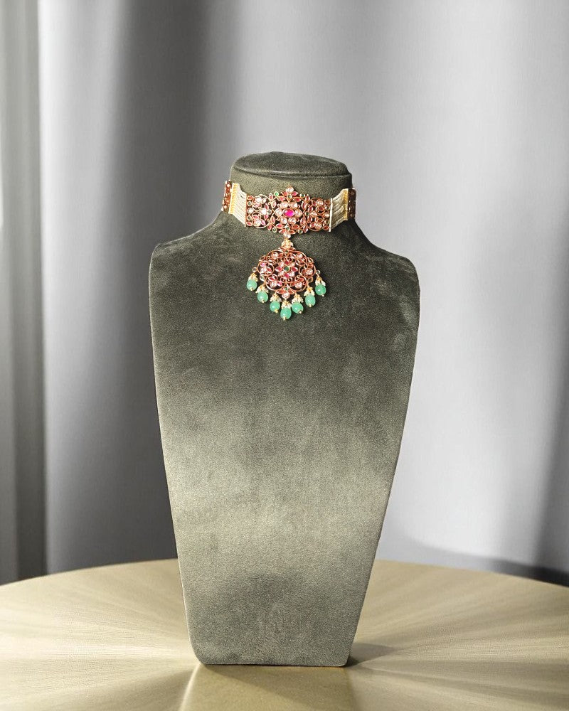 Sophiya Choker Set