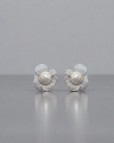 Raisa Pearl studs