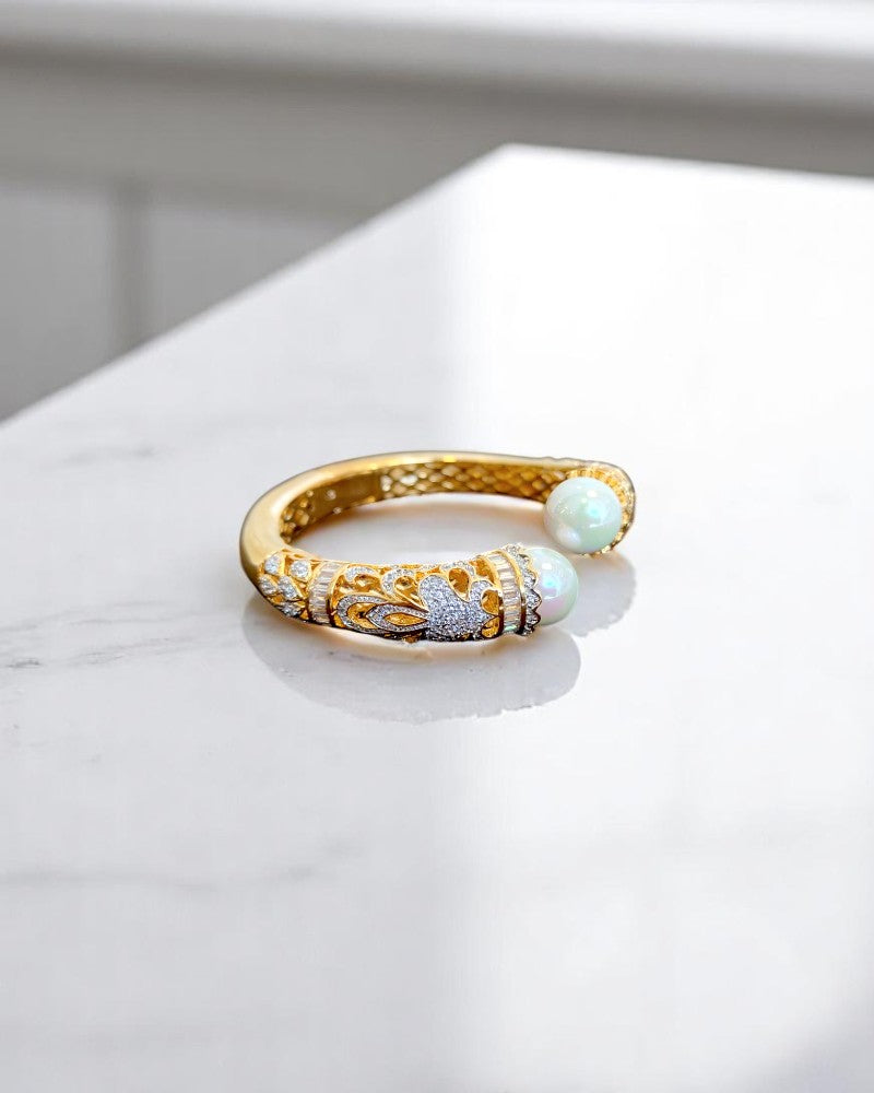 Jee's Pearl Kada