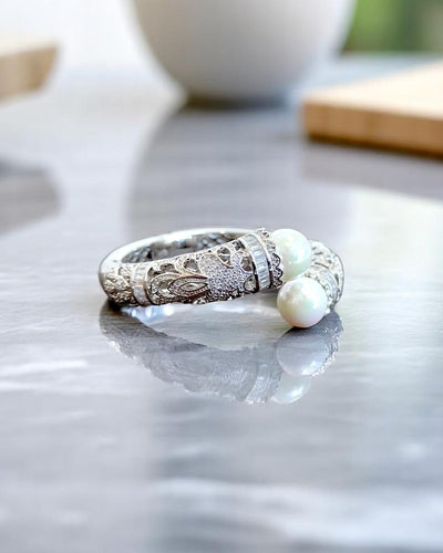 Jee's Pearl Kada