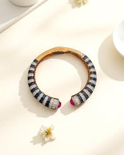 B&W Enamel Kada