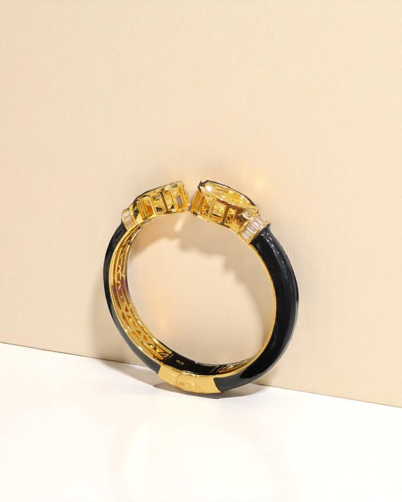 Betsy Enamel Bangle