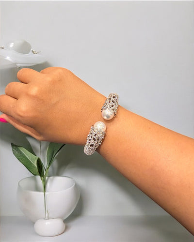 Adjustable Pearl Kada