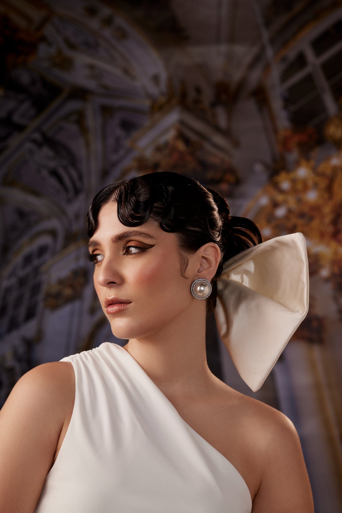 Sara Circular Pearl Studs