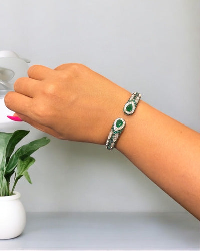 Nimra Color Kada