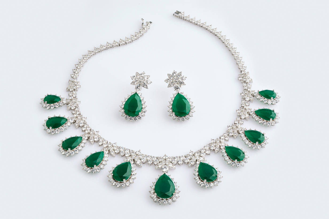 The Roja necklace set