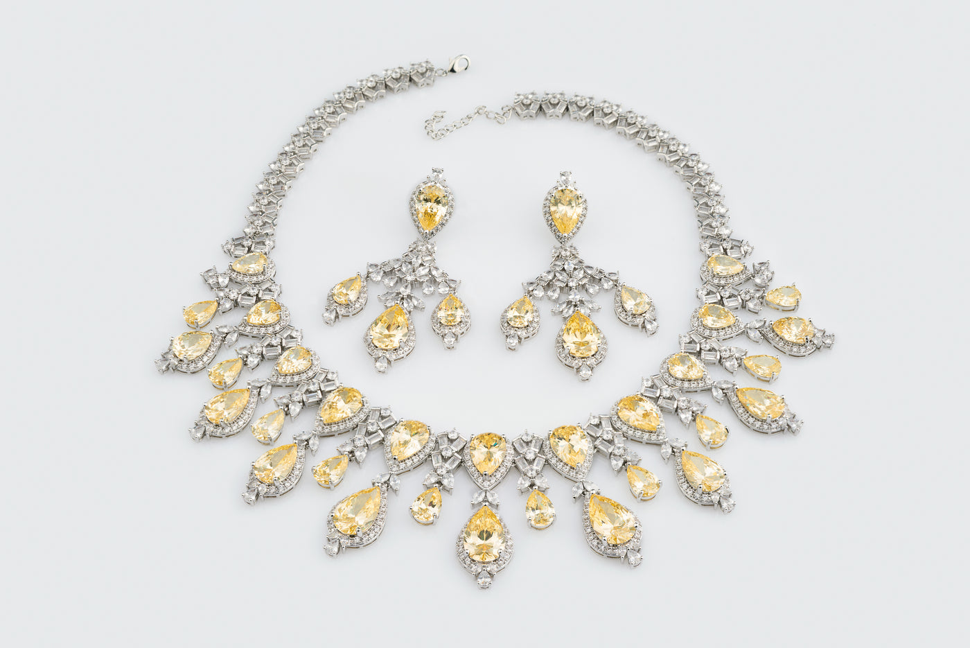 Exquisite Aurelia Necklace Set