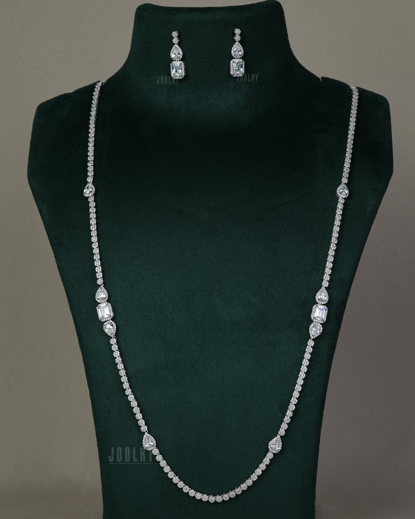 Dia Long Necklace Set