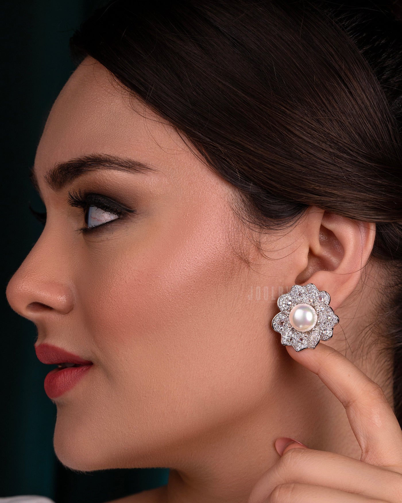 Blooming Pearl Stud Earrings