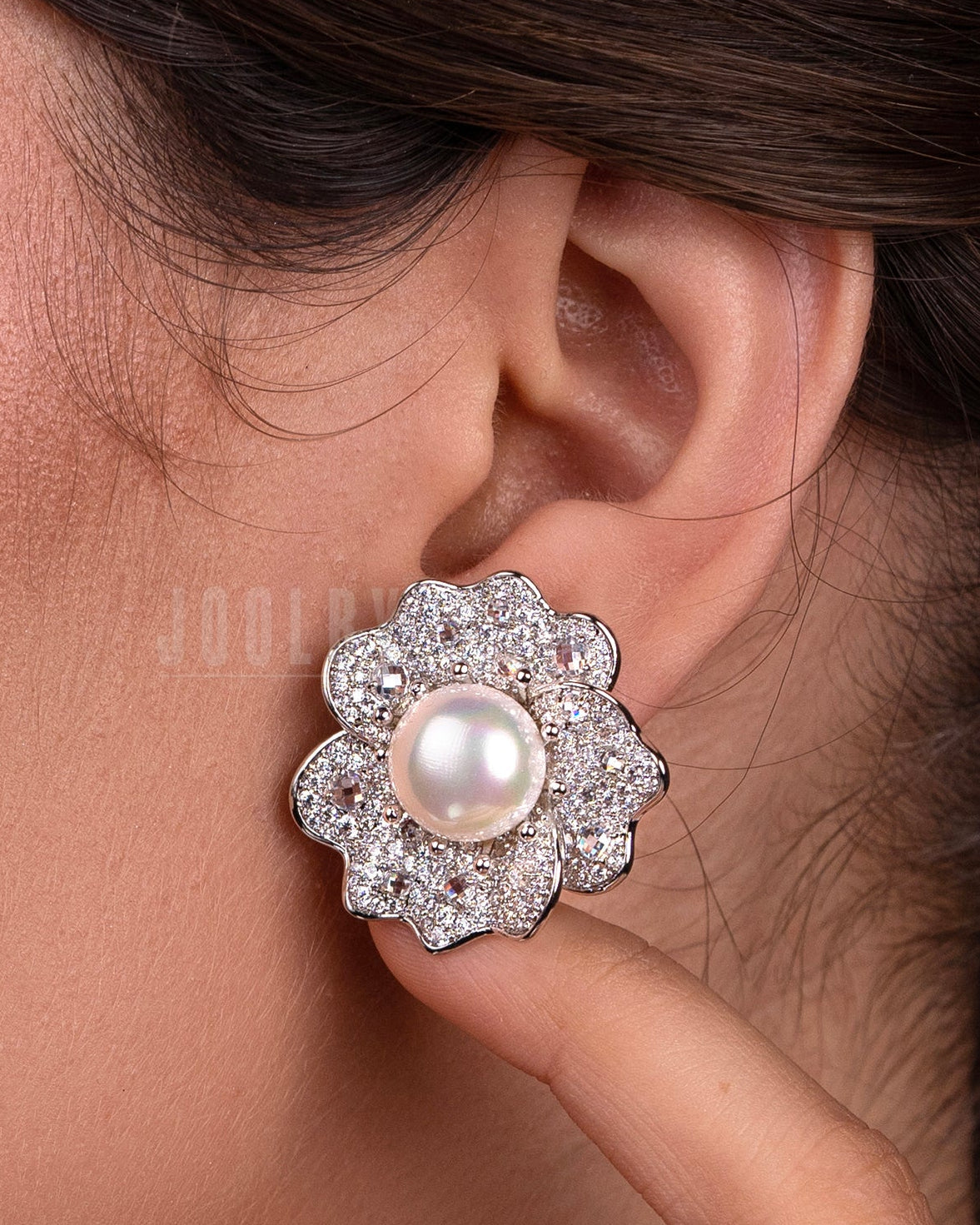 Blooming Pearl Stud Earrings