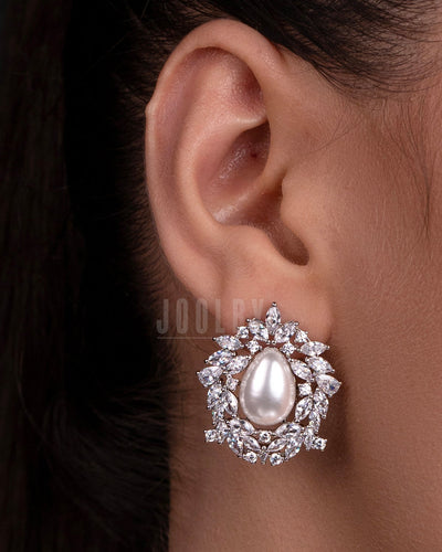 Royal Pearl Stud Earrings