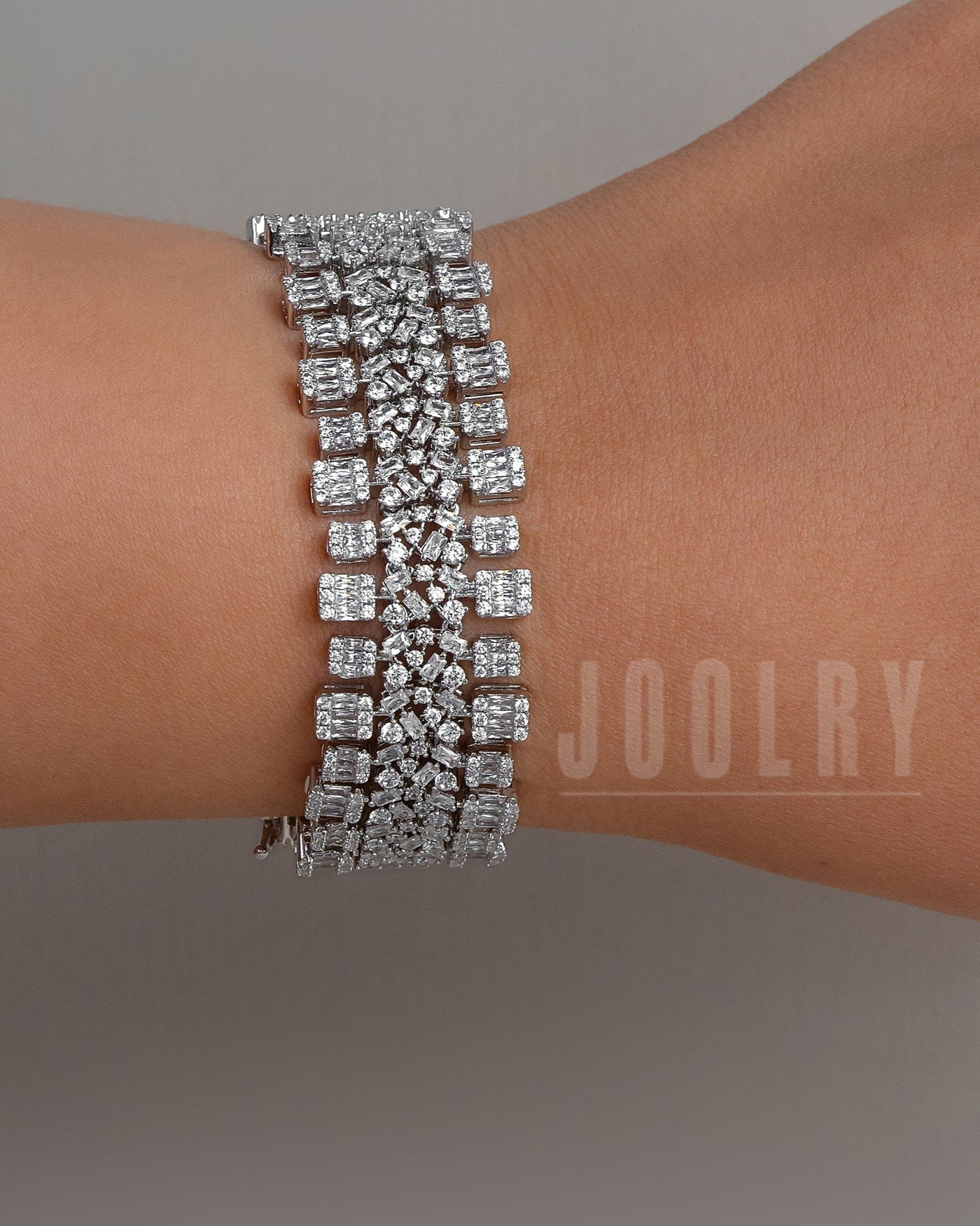 Raima Exquisite Bracelet