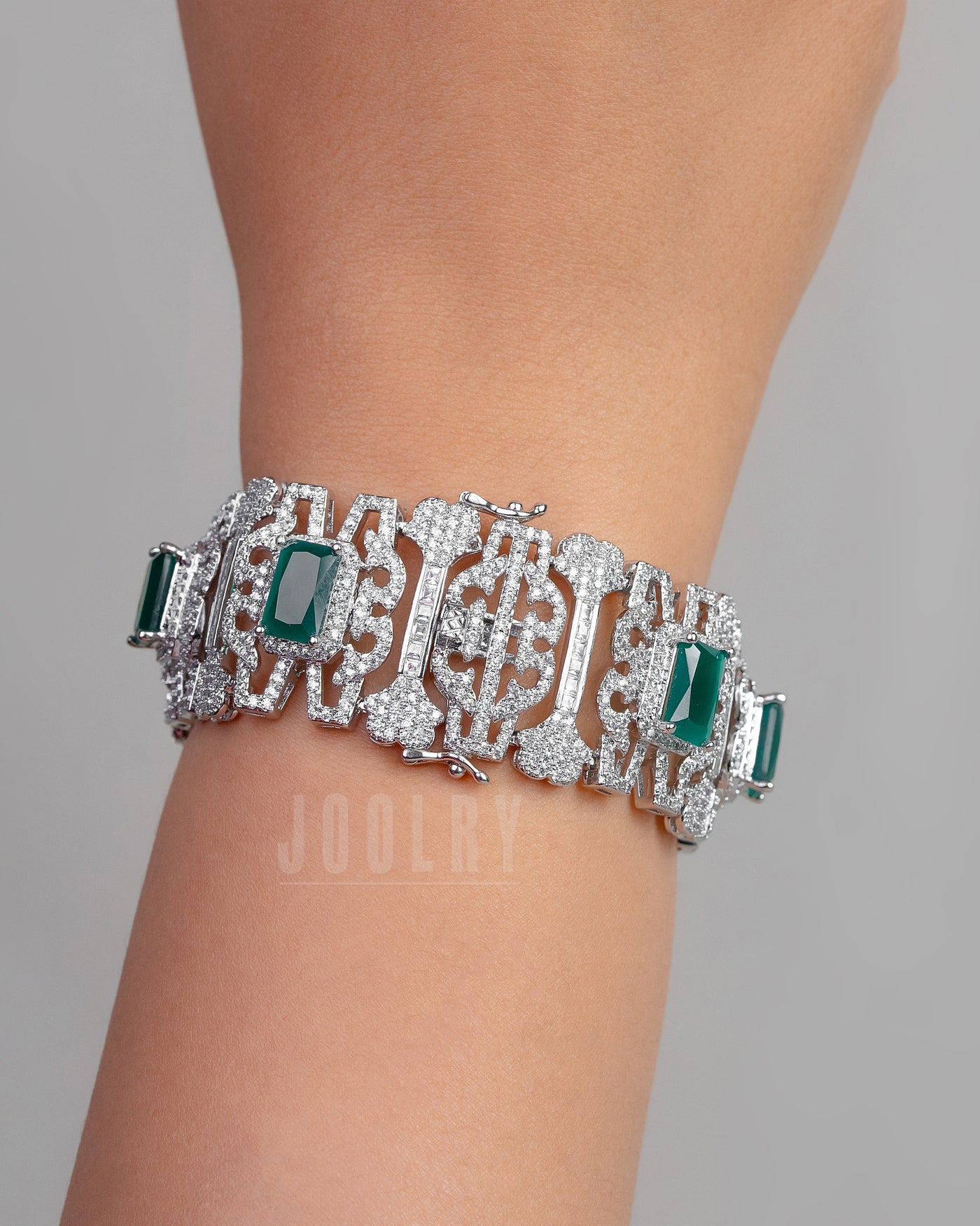 Elite Emerald Bracelet