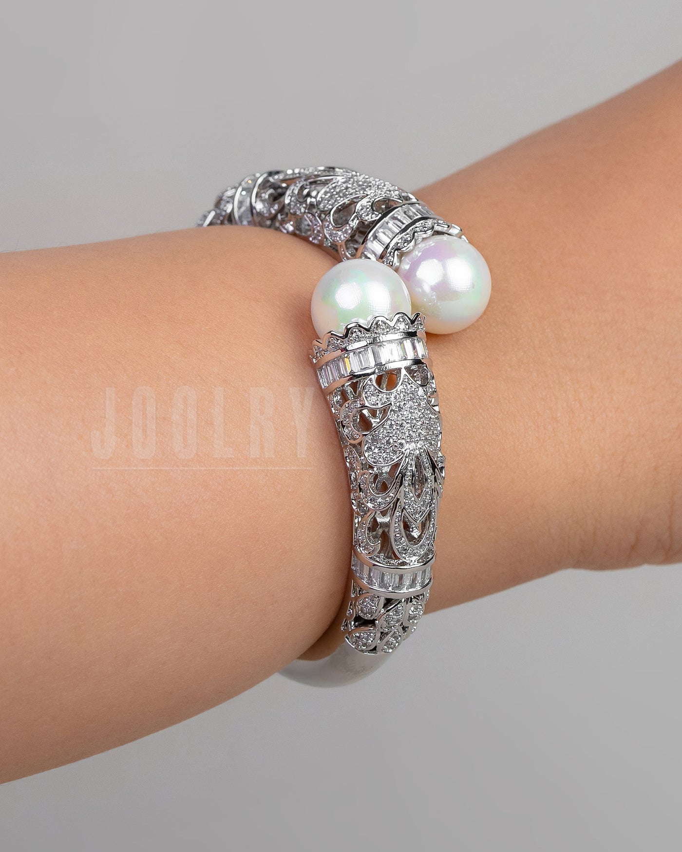 Astra Pearl Kada