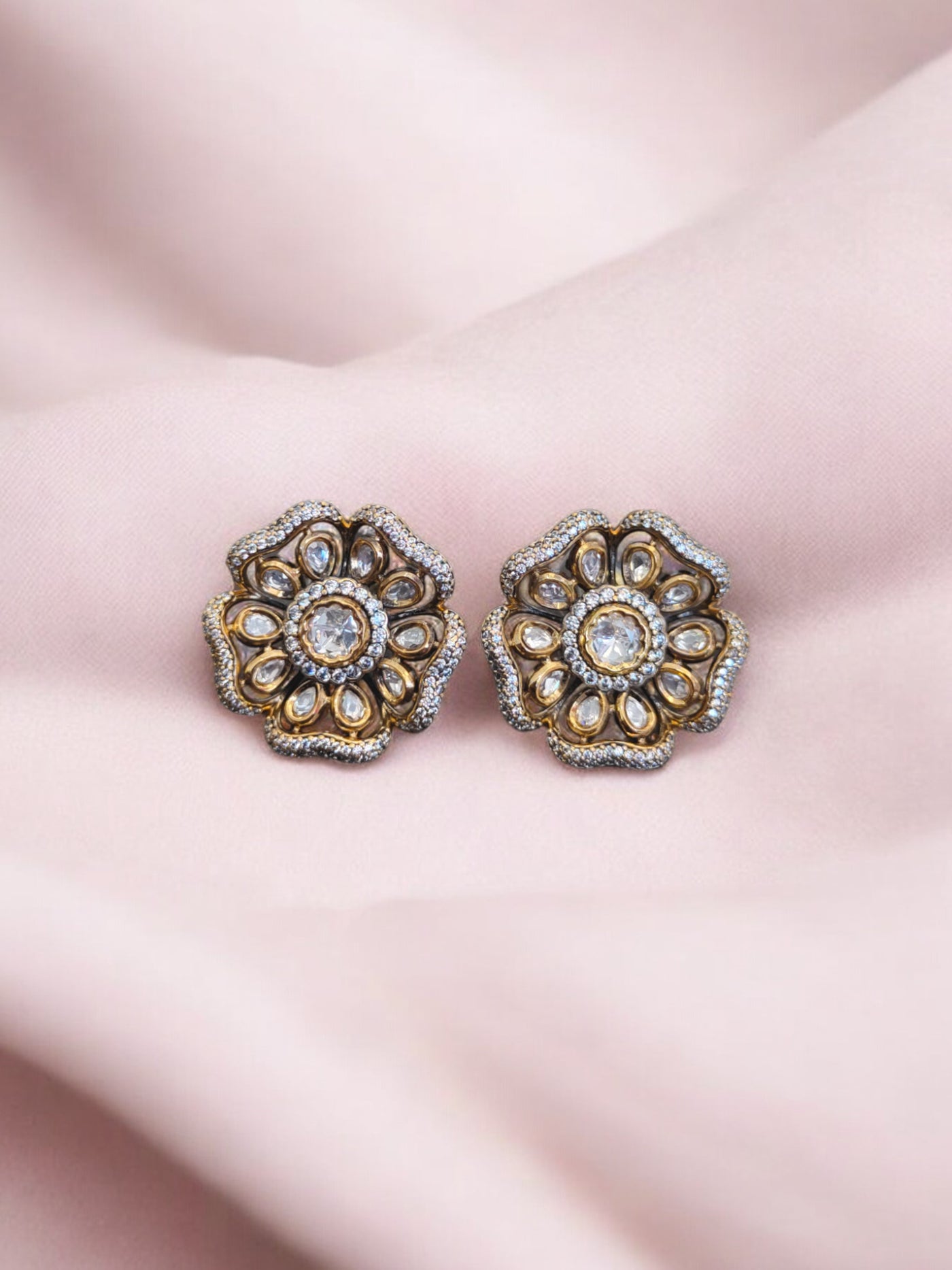 RAHA Floral Stud