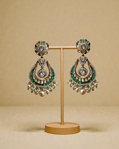 Mahira Chandbali with Kaanchain