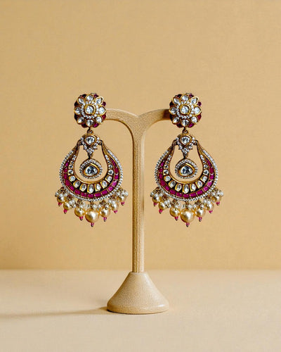 Mahira Chandbali with Kaanchain