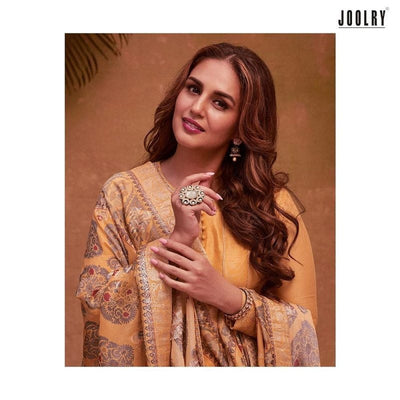 Huma Qureshi in Flourite Chand Ring